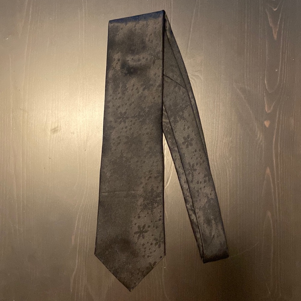 Snowflake Christmas Tie